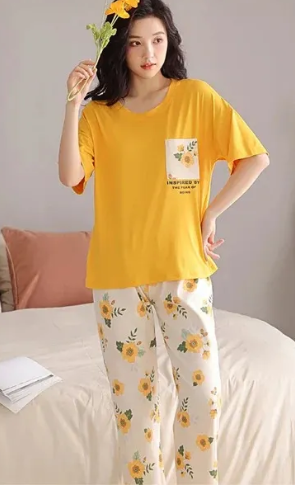 Women oversized Relax In Comfortable Printed T-Shirts and trouser for Girls